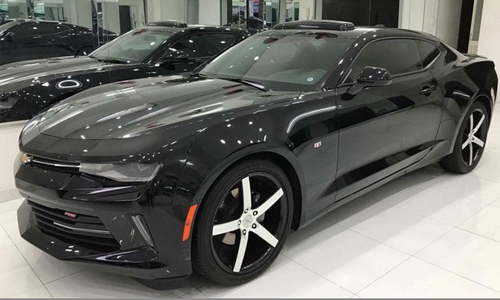 Chevrolet Camaro RS tiền tỷ độ mâm “độc” tại Việt Nam 